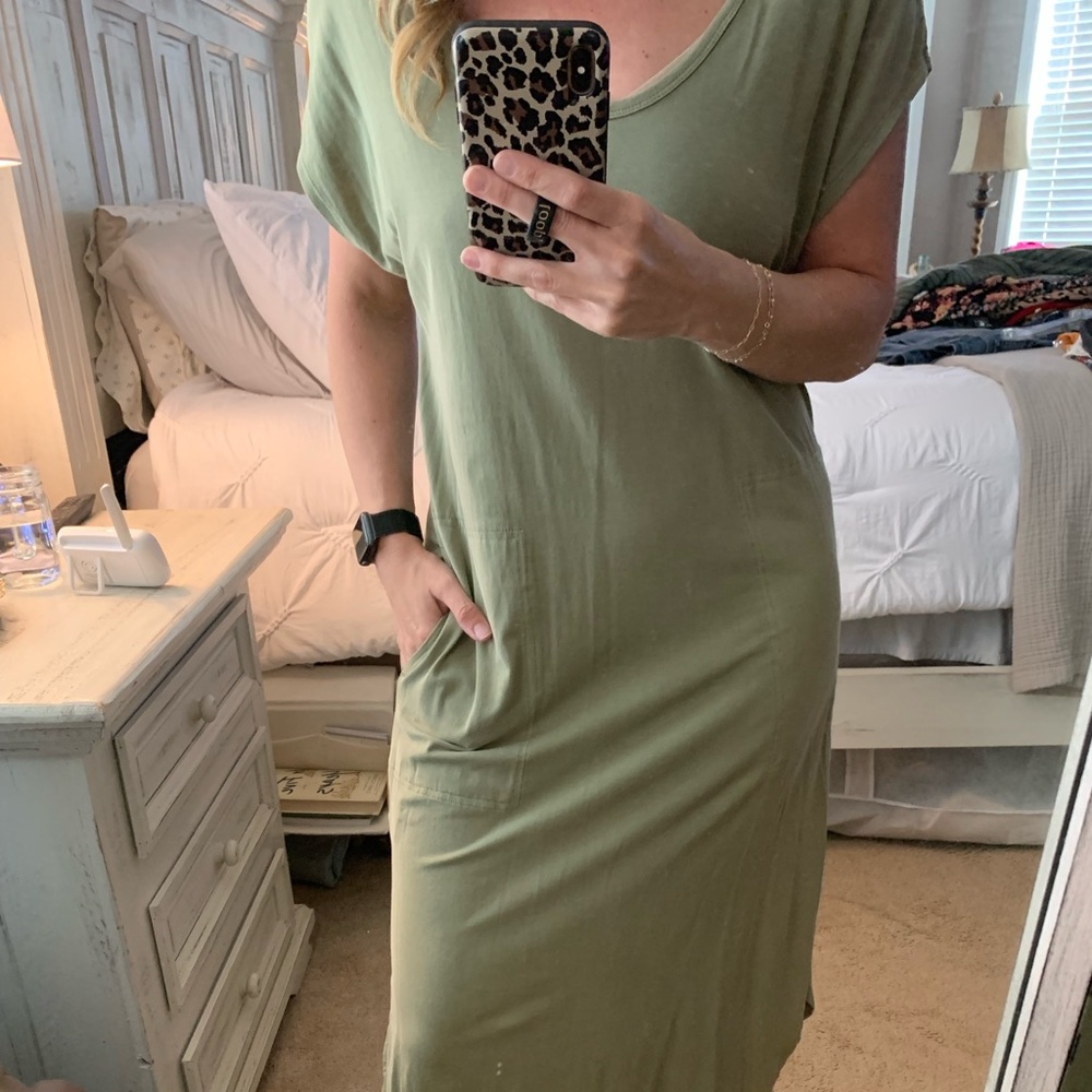 Z supply green maxi dress with pockets size large.